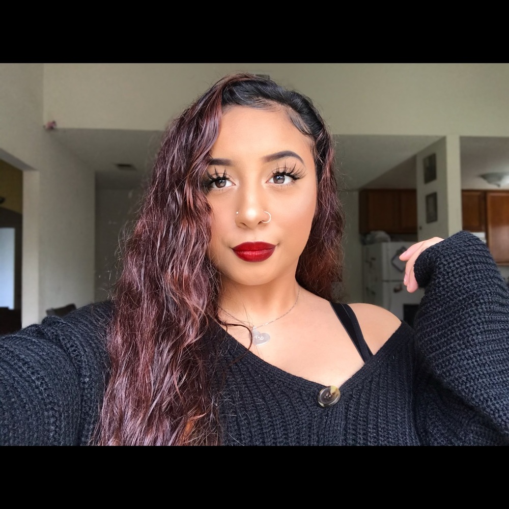 Meet your Posher, Alexis